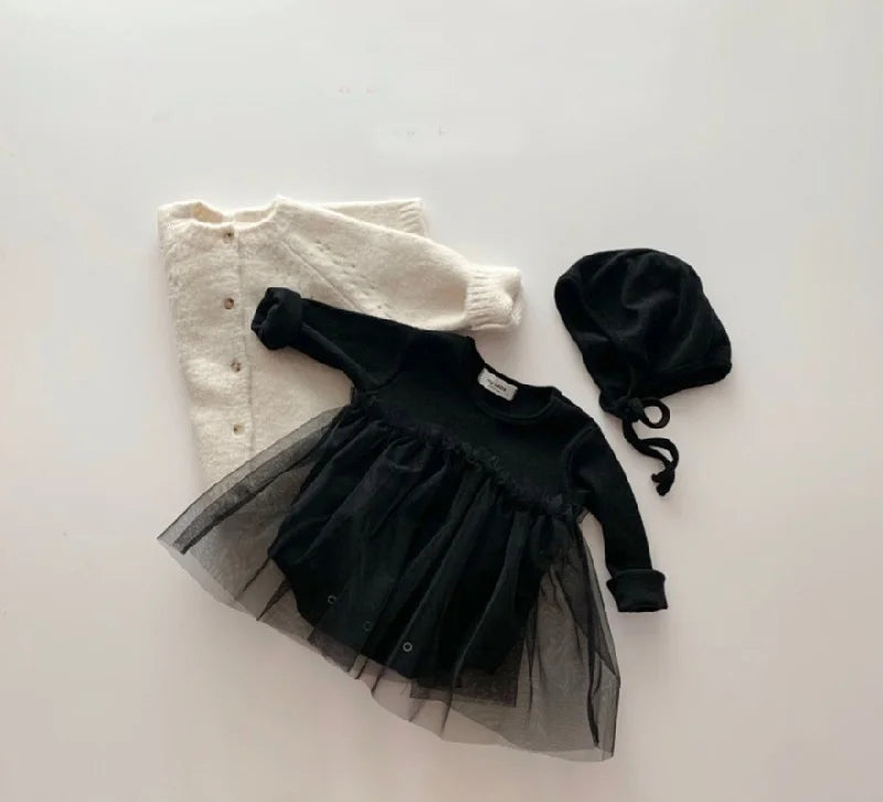 Cardigan Bebê Delicado Premium – Tricô Macio para Meia Estação
