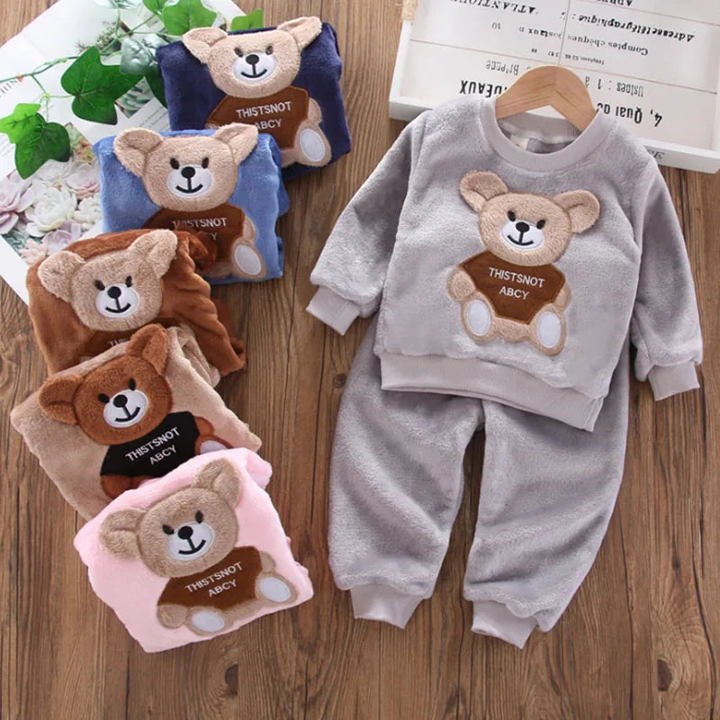 Kit Noite Quentinha - Pijama Fleece + Macacão Térmico