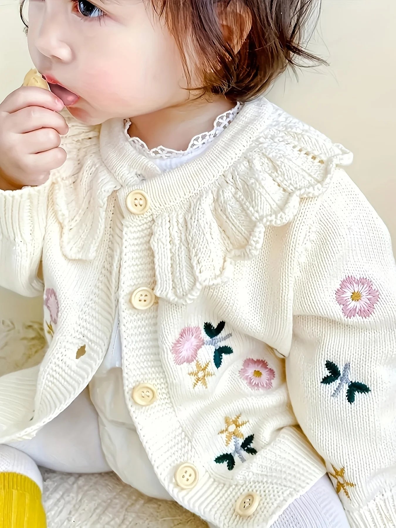 Cardigan Bebê Tricot Premium – Casaco Térmico com Botões