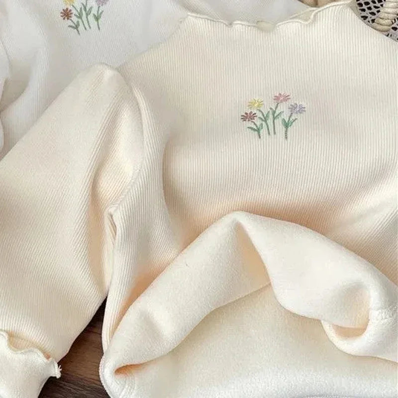 Suéter Bebê Tricot Floral Premium – Toque Macio e Conforto Térmico