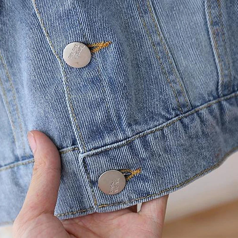 Jaqueta Bebê Jeans Premium – Casaco Denim com Botões e Proteção Leve