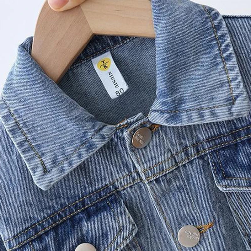 Jaqueta Bebê Jeans Premium – Casaco Denim com Botões e Proteção Leve
