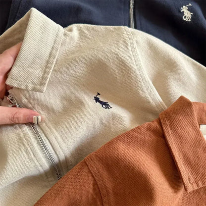 Jaqueta Bebê Premium em Algodão – Proteção Leve com Bordado Delicado