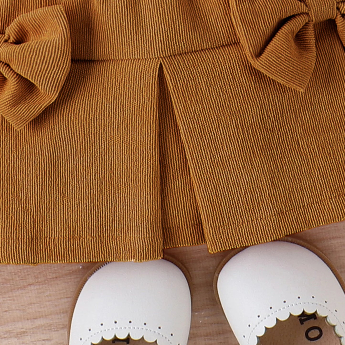 Conjunto Bebê Vintage Premium – Blusa e Saia em Cotelê Delicado